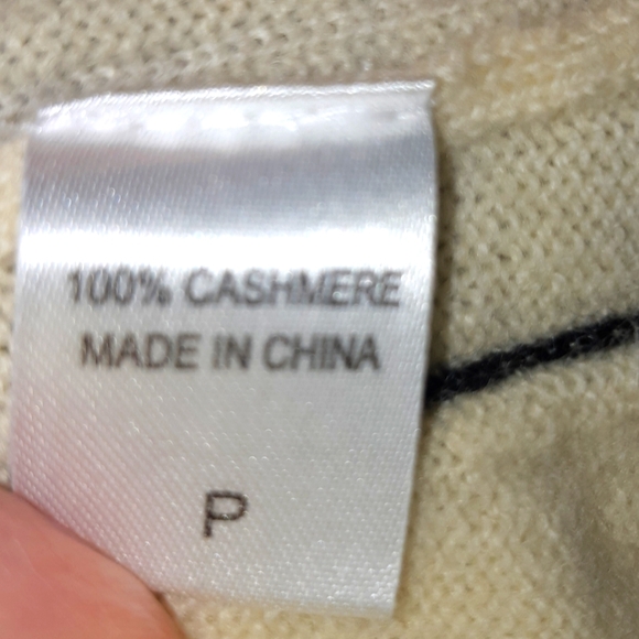 (S)⭐️Juicy Couture⭐️ Rare Cream Color 💯 Cashmere Mini Skirt Waist 13.5" - Picture 5 of 7